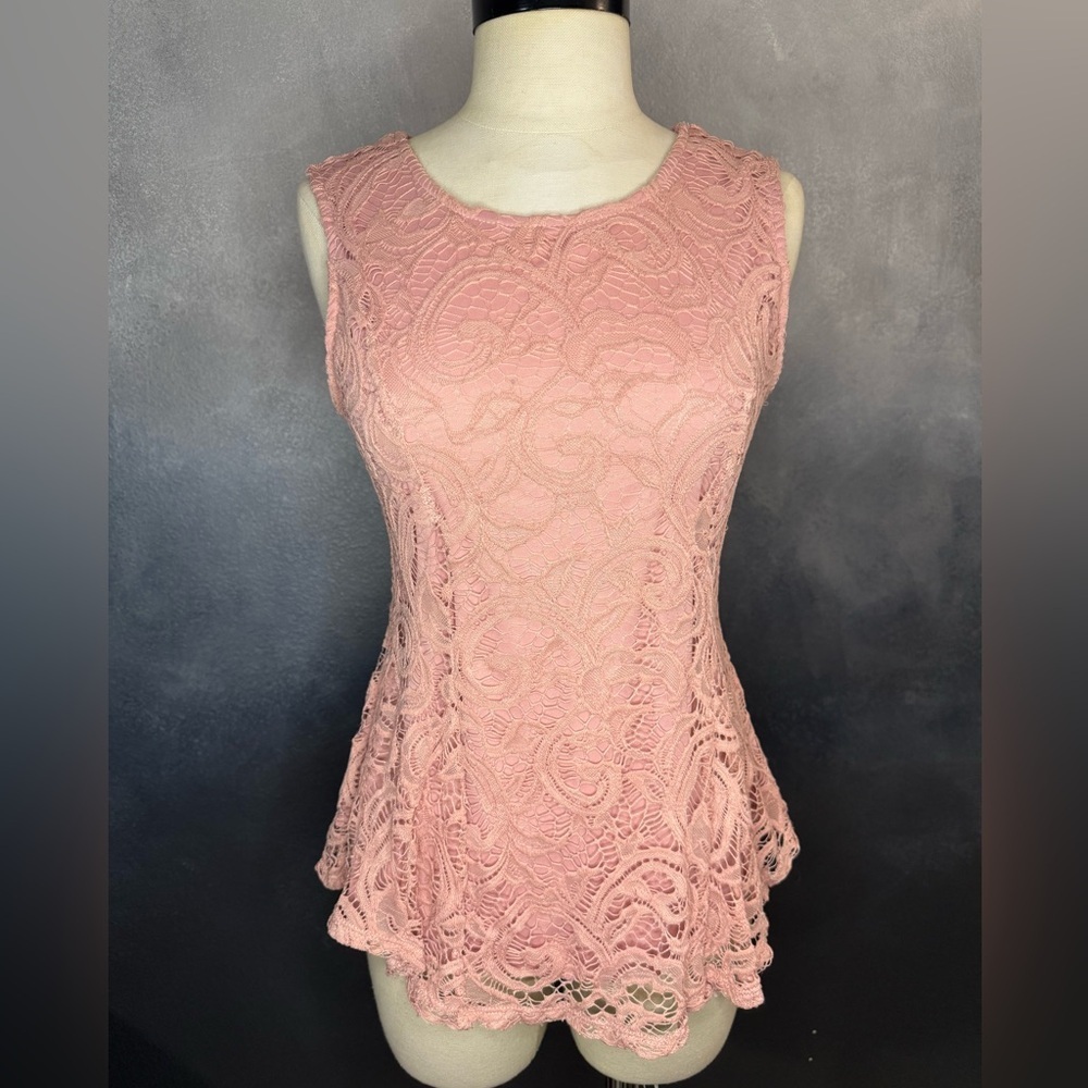 Scobe Pink Lace Peplum Sleeveless Top - Size M